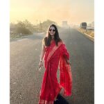 Sayali Sanjeev Instagram - Entering 2nd week with मराठी पोरी swag 😎 • Jhimma 2 🥰 in cinemas near you… • 📸 @hemantdhome21 • #jhimma2 #housefull #incinemas