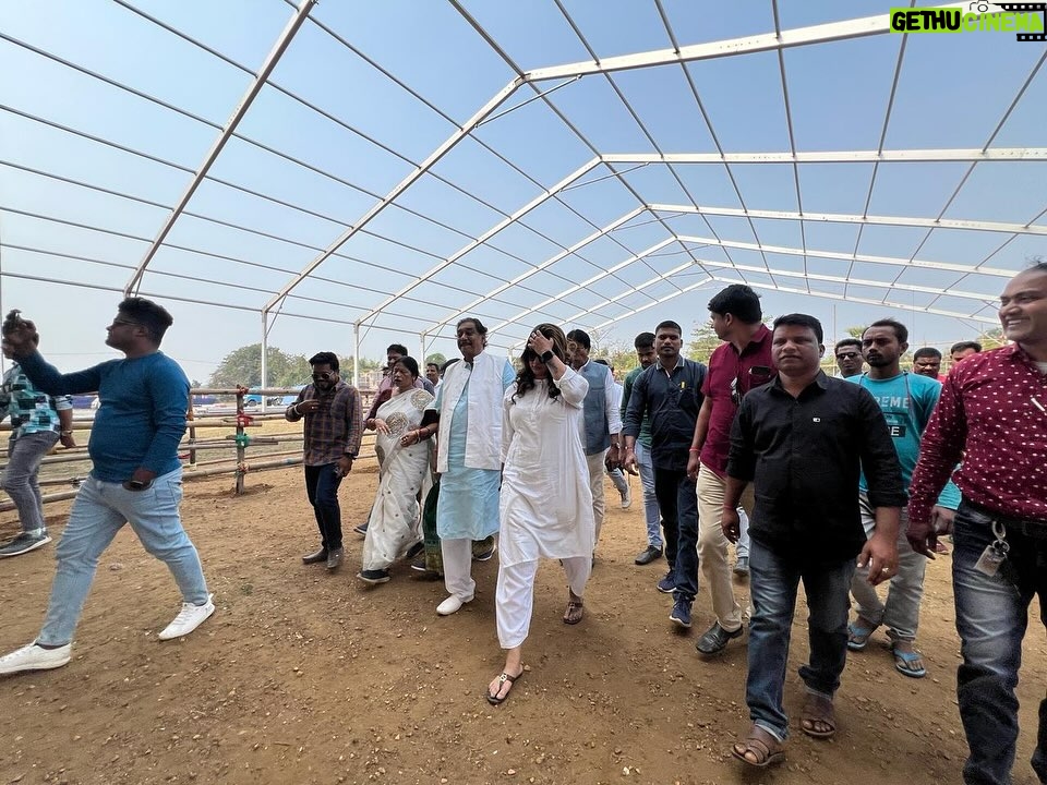 Sayantika Banerjee Instagram - তোমার পথেই জনস্রোত বৃষ্টি হয়ে নামবে, থামাতে যারা চাইছে তোমায় থামবে তারা থামবে।। আগামী ২৮শে ফেব্রুয়ারী জননেত্রী মমতা বন্দ্যোপাধ্যায় বাঁকুড়ায় প্রশাসনিক সভা করতে চলেছেন। তারই প্রস্তুতি পর্ব খতিয়ে দেখার কিছু স্বরনীয় মুহুর্ত।