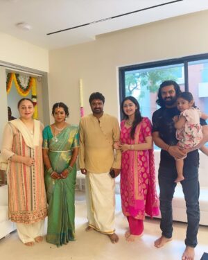 Sayyeshaa Saigal Instagram - So happy for Vijay Anna and Aishwarya on their new home! ❤️🧿

@shhaheen @aryaoffl @arianajofficial 

#newhome#brother#love#housewarming#family#home#instagram#instadaily#desigirl#makingmemories