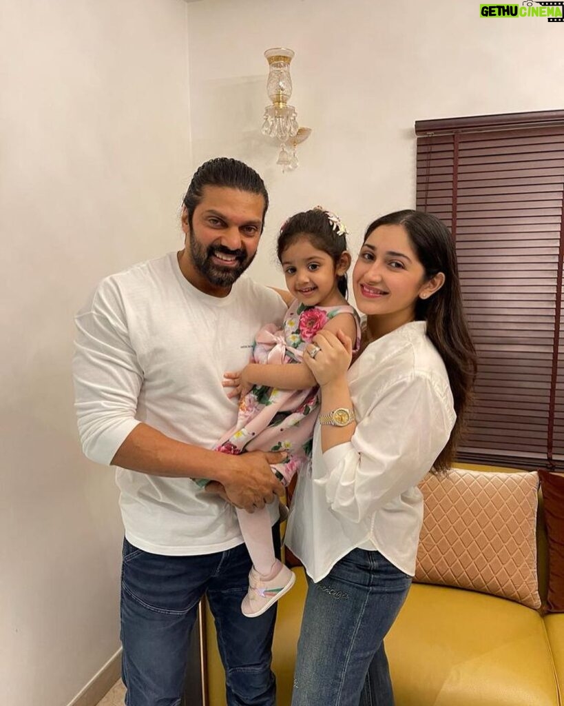 Sayyeshaa Saigal Instagram - Party time with my loves! ❤️❤️❤️❤️🧿🧿🧿 @aryaoffl @shhaheen @arianajofficial Love them the mostest! #family#babygirl#husband#mommy#party#outandabout#makingmemories#mylife#love#forever#familyfirst#instadaily#instagram#twinning