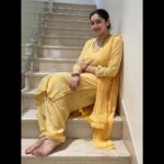Sayyeshaa Saigal Instagram - Festive season is making me feel so “Bahara Bahara” 💃 #desigirl#diwali#indian#ootd#instagram#sunshine#traditional#love#instadaily#outandabout