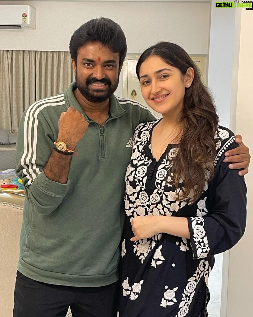 Sayyeshaa Saigal Instagram - Happy Raksha Bandhan to my two amazing brothers! Thank you for being in my life ❤️🧿 @swainvikram #vijayanna #rakdhabandhan #love#brothers#forever#special#festival#makingmemories#instadaily#instagram