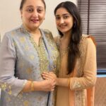 Sayyeshaa Saigal Instagram - Wedding outing with my beautiful mommy! I love you the mostest ❤️❤️❤️❤️ @shhaheen #wedding#mom#best#love#family#desigirl#instadaily#instagood