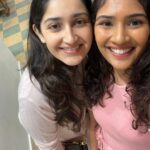 Sayyeshaa Saigal Instagram – Ending the year with a coffee date with my lovely girl! ❤️ @vedikamees 🤗

#friends#happynewyear#2023#instagood#love#goodtimes#makingmemories#cafe