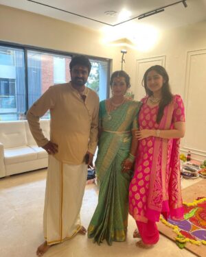 Sayyeshaa Saigal Instagram - So happy for Vijay Anna and Aishwarya on their new home! ❤️🧿

@shhaheen @aryaoffl @arianajofficial 

#newhome#brother#love#housewarming#family#home#instagram#instadaily#desigirl#makingmemories
