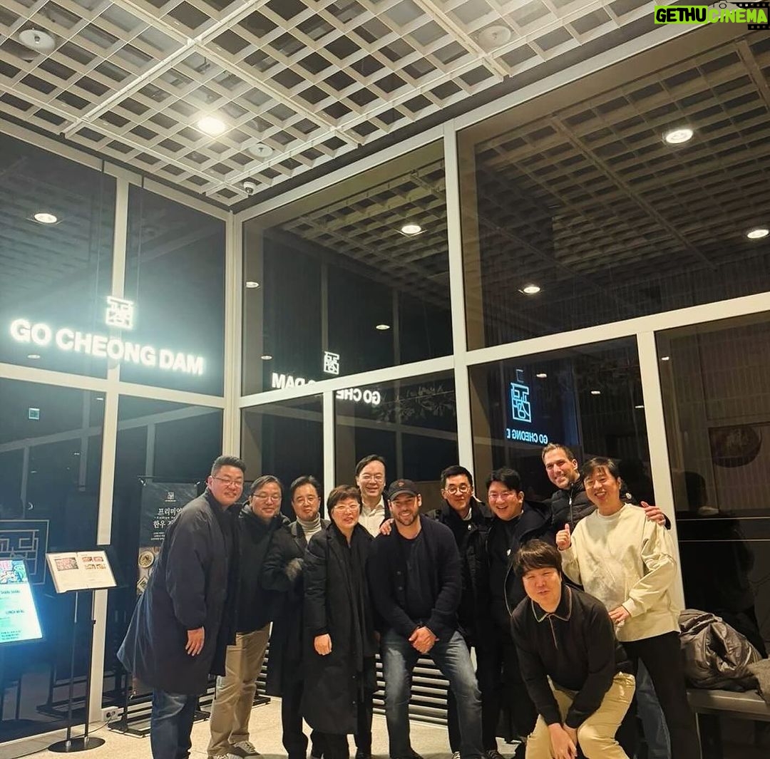 Scooter Braun Instagram - “Great things in business are never done by one person. They’re done by a team of people.” - Steve Jobs. Great day for our company. More ahead. #HYBE 🇰🇷🇺🇸