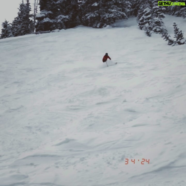 Scooter Braun Instagram - Epic day skiing pow pow with my Pops. #parkcity #powder
