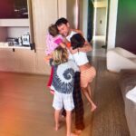 Scooter Braun Instagram - Right where I’m supposed to be ❤️❤️❤️ thank you to Claudia for somehow always catching these moments since the kids were born 📸. Happy holidays everyone