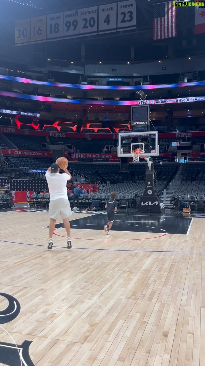 Scooter Braun Instagram - Me and my lil guy still got it. Bday boy with the assist. 🏀 . First take 😉