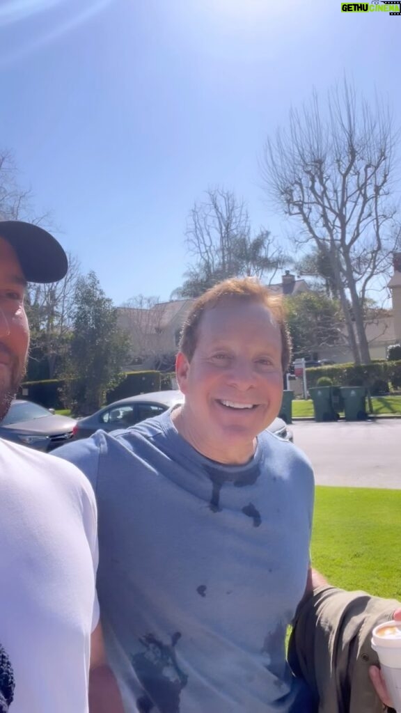 Scooter Braun Instagram - Nothing like a nice walk talking life and getting the body moving with a friend @steveguttenberg. Check out the rest of Steve’s amazing videos. They are filled with positivity. Thanks for being a legend buddy.