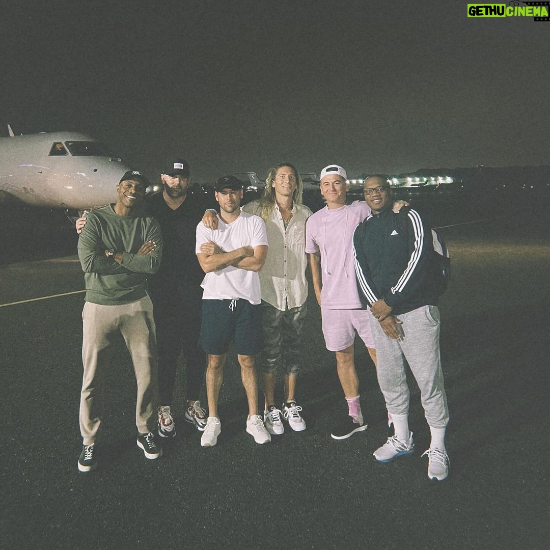Scooter Braun Instagram - Jump. Photo film dump lucky #7 and Iām done #happysunday š