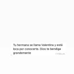 Sebastián Villalobos Instagram - En épocas como estas, quiero aprovechar para hablar de lo difícil que a veces es perdonar, pero lo mucho que vale la pena hacerlo. Hace un año, decidí buscar a mi papá después de casi 20 años sin tener ningún tipo de comunicación con él y es una decisión que siempre agradeceré haber tomado. Hoy tengo el corazón más tranquilo, lleno y más feliz. Tengo dos hermanos más (ella, la princesa con los ojos más hermosos del mundo; él, con una voz y un talento mágico) y casi por primera vez sé lo que se siente tener un papá. Es un proceso largo y la verdad es que todavía estamos en él, pero le doy Gracias a Dios y gracias a la vida por darme este rayo de luz y esta recarga de amor. Todos los procesos son diferentes y lejos de querer que corran a buscar a esa persona que se fue de sus vidas, sí me gustaría que contemplaran EL PERDÓN y lo abrazaran con todas sus fuerzas . Por nadie más que por ustedes. Mereces no cargar con esos pesos que no te corresponden. Te abrazo y que ojalá estés teniendo un lindo día.