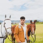 Sebastián Villalobos Instagram - Desde siempre he tenido una fascinación por los caballos. Son animales nobles, inteligentes y sensibles. Conectan contigo. Se comunican sin hablar. En sus espaldas vive la historia de la humanidad. Cuando montas un caballo es como tomar prestada la libertad. Lugar donde hay caballos, LUGAR DONDE SOY FELIZ.