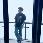 Sebastián Villalobos Instagram - Conocer este país ha sido verdaderamente un sueño cumplido. Desde niño escuché muchas historias sobre Venezuela, desde mi familia, que crearon en mí la ilusión de conocer algún día. Cuando la crisis comenzó, estas ganas de conocer empezar a verse un pilin perturbadas y ahora que el sol está empezando a brillar de nuevo, no podía perderme la oportunidad de venir a conocer y darme cuenta que las historias que escuchaba de niño se quedaron cortas al conocer la inmensidad y magia que tiene este país. Poco más de una semana llevo aquí y entre las borracheras con Anís, los “betas”, los “panas”, la “ladilla”, el toddy😍, la cachapa, los “rolitrancoemamagüevos”, el beisbol, la gente, las vistas, el “se presta”, lo que me muero por conocer que aún no conozco y la energía tan linda con la que me han recibido… no logro definir qué ha sido mi cosa favorita. Gracias, Venezuela 🇻🇪 un país que a pesar de todo, se levanta y sonríe, NOJODAAAA! QUÉ VIVA VENEZUELA EN ESA MIERDA CABALLERO 😂 (pd: quiero mi cédula) Caracas