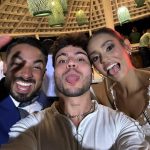 Sebastián Villalobos Instagram - 1. un tipo serio en Margarita 2. el mismo tipo pero no tan serio 3. dominó y agüita e coco 4. unos betas burda e panas 5. genuinamente perdido en la belleza de este país 6. qué vivan los novios, nojodaaaa 🤵🏻‍♂️👰🏽‍♀️ 7. en alta como el dron 8. wedding breakers 9. un beboteo serio 10. no me acuerdo en qué momento se tomó esa foto Isla Margarita