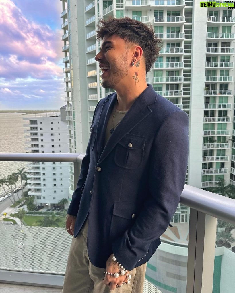 Sebastián Villalobos Instagram - Rolling Stone en español fue divertido 🎸✨ Miami, Florida