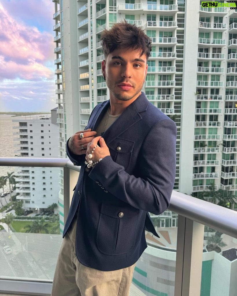 Sebastián Villalobos Instagram - Rolling Stone en español fue divertido 🎸✨ Miami, Florida