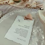 Sebastián Villalobos Instagram - Me gusta venir a celebrar amores bonitos cómo los de @danielabohor y @andreslopezc porque me llena de emoción ser testigo de uniones que llenan el corazón de inspiración. Cuando veo parejas como ellos (que son pocas), me gusta dejar volar mi mente hacia la loca idea del matrimonio, del que alguna, espero ser protagonista. Hoy celebro este amor lleno de magia, entrega, risas, playa y pura linda energía. Feliz de estar aquí. 🤍✨🤵🏼‍♂️👰🏻‍♀️