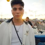 Sebastián Villalobos Instagram - así se ve la vida últimamente ✨ 1. 😄 2. 😎😎 3. 🏳️‍🌈🎀 4. 👦🏻 5. 🎈🎈 6. 🫥 7. 🤖📦 Miami, Florida
