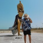 Sebastián Villalobos Instagram - así va la vida por estos días… 1. desde que vi la noticia de la estatua quería venir a conocerla! Reina @shakira 💃🏼 2. Afuera de un lugarcito de ramen delicioso 🍜 3. Nuevo vídeoooooo, se subió ayer! 4. Aún no supero que haya estado en Miami fashion week 😎 5. Un gintonic y un lugar cool 6. 💚 7. Comida de etiqueta. 8. SpongeBob SquarePants shoes. 9. visitando🦈 10. regalo de cumpleaños 🎈 (vayan a escuchar genuino) Barranquilla