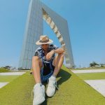 Sebastián Villalobos Instagram - así va la vida por estos días… 1. desde que vi la noticia de la estatua quería venir a conocerla! Reina @shakira 💃🏼 2. Afuera de un lugarcito de ramen delicioso 🍜 3. Nuevo vídeoooooo, se subió ayer! 4. Aún no supero que haya estado en Miami fashion week 😎 5. Un gintonic y un lugar cool 6. 💚 7. Comida de etiqueta. 8. SpongeBob SquarePants shoes. 9. visitando🦈 10. regalo de cumpleaños 🎈 (vayan a escuchar genuino) Barranquilla