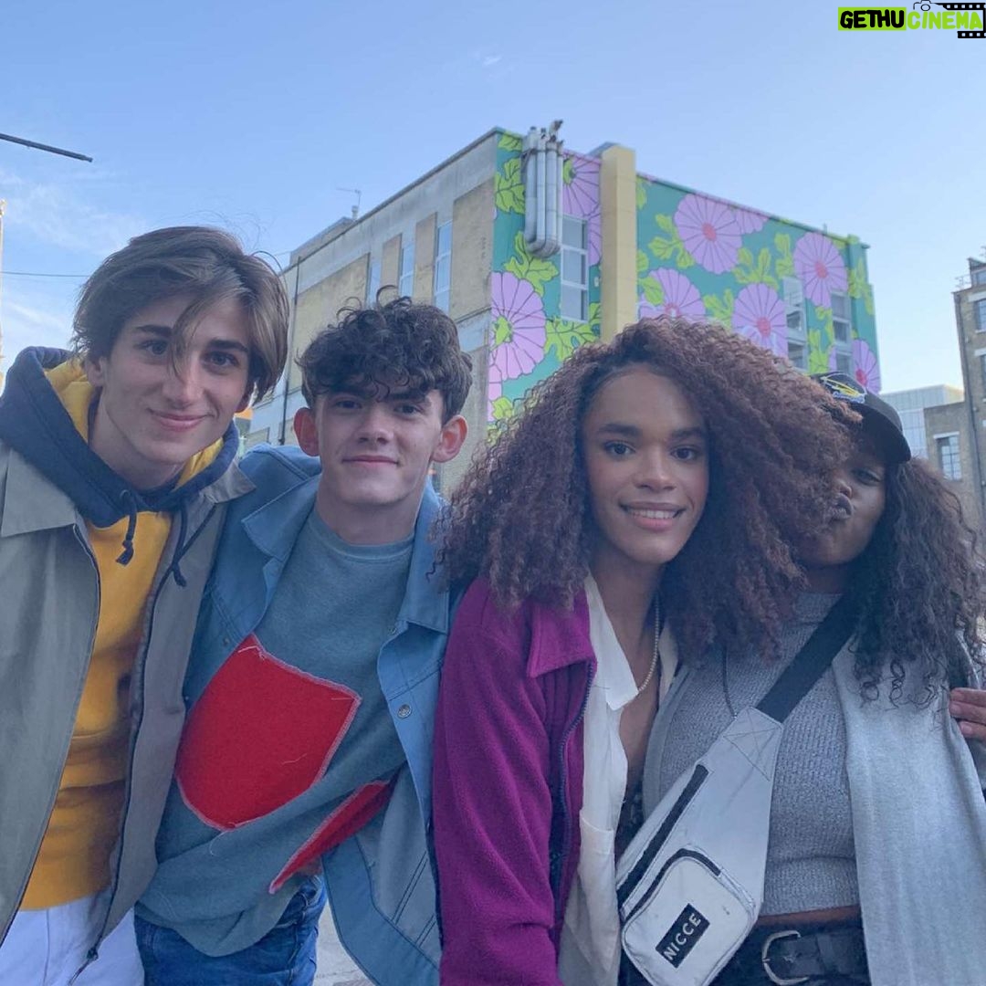 Sebastian Croft Instagram - And just like that, that’s a wrap 🎬 This job has been incredibly special for me, for so many reasons. It has not only challenged me as an actor, but also as a person. I’m so grateful to @aliceoseman for creating this world, and for trusting us all with bringing it to life. This is a powerful, heartwarming story told by a passionate and loving group of people, and I’m so excited for the world to see it. Special thank you to @dthackeray our intimacy coordinator for creating a safe space for us to comfortably tell uncomfortable stories. (I don’t have any photos with @cormachydecorrin out of costume but they’re pending 😎) #heartstopper ❤️🌈🍂