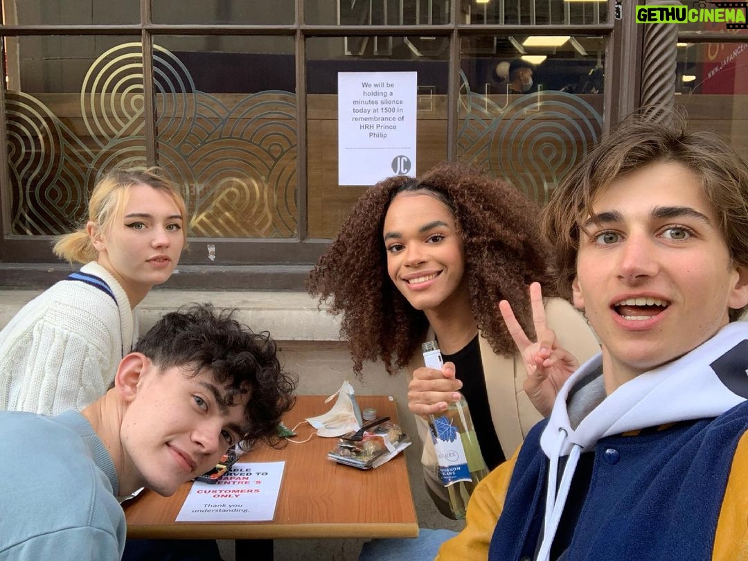 Sebastian Croft Instagram - And just like that, that’s a wrap 🎬 This job has been incredibly special for me, for so many reasons. It has not only challenged me as an actor, but also as a person. I’m so grateful to @aliceoseman for creating this world, and for trusting us all with bringing it to life. This is a powerful, heartwarming story told by a passionate and loving group of people, and I’m so excited for the world to see it. Special thank you to @dthackeray our intimacy coordinator for creating a safe space for us to comfortably tell uncomfortable stories. (I don’t have any photos with @cormachydecorrin out of costume but they’re pending 😎) #heartstopper ❤️🌈🍂