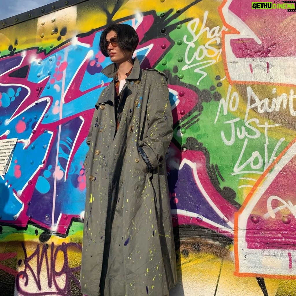 Sebastian Croft Instagram - Will got a bit of paint on his coat...