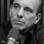 Sebastian Maniscalco Instagram - Family first, always. Ed Mylett reminds us that at the end of the day, it’s all about the love and bond we share with our kids. New @daddyvsdoctor episode at link in bio. #FamilyMatters #LoveUnconditionally @edmylett #edmylett