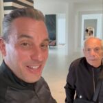 Sebastian Maniscalco Instagram - Does everyone carry a purse as they get older? #RespectYourElders mealsonwheelsamerica.org/respect @mealsonwheelsamerica