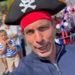 Sebastian Maniscalco Instagram - Great material for About My Father 2. #july4th #parade