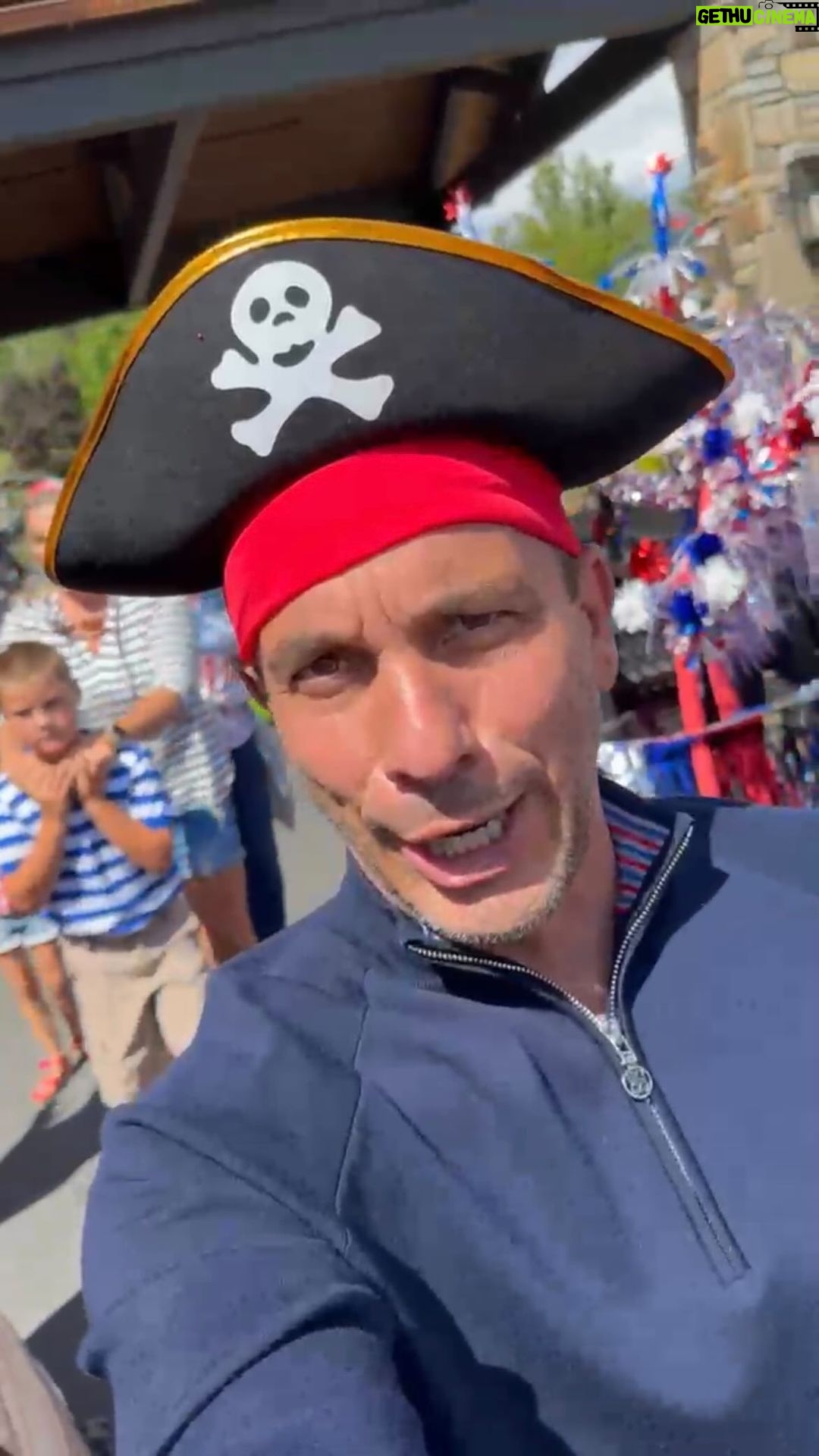 Sebastian Maniscalco Instagram - Great material for About My Father 2. #july4th #parade