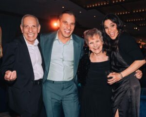 Sebastian Maniscalco Instagram - Family isn’t one important thing, it’s everything. 

#AboutMyFather only in theaters May 26

📷 @johanyjutras