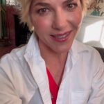 Selma Blair Instagram - I’ve been very open about my health and what’s become really clear to me over the last couple of years is that women’s health needs are not always heard, even our most basic everyday needs like menstrual health access. We need allies and it’s even better when they are just down the street #CVSPartner. It’s tough to advocate for yourself when you feel alone. Especially women. Yes, I get my prescriptions filled at @CVSPharmacy and they are my personal healthcare partner, and I’m so grateful for all they are doing for us women - from 25% off CVS Health brand period products to working to eliminate tax on period products nationwide and everything in between. CVS knows that #HealthierHappensTogether. Learn more important details on how CVS is #HereForHer at the link in my bio. VIDEO DESCRIPTION: A video in which Selma, who has short blonde hair and wears a white shirt with another red shirt underneath sits in a chair in her home speaking directly to the camera. Throughout the video there are clips of her, her dog, and her son at the beach.