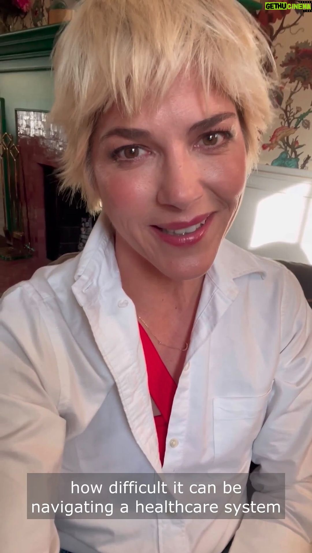 Selma Blair Instagram - I’ve been very open about my health and what’s become really clear to me over the last couple of years is that women’s health needs are not always heard, even our most basic everyday needs like menstrual health access. We need allies and it’s even better when they are just down the street #CVSPartner. It’s tough to advocate for yourself when you feel alone. Especially women. Yes, I get my prescriptions filled at @CVSPharmacy and they are my personal healthcare partner, and I’m so grateful for all they are doing for us women - from 25% off CVS Health brand period products to working to eliminate tax on period products nationwide and everything in between. CVS knows that #HealthierHappensTogether. Learn more important details on how CVS is #HereForHer at the link in my bio. VIDEO DESCRIPTION: A video in which Selma, who has short blonde hair and wears a white shirt with another red shirt underneath sits in a chair in her home speaking directly to the camera. Throughout the video there are clips of her, her dog, and her son at the beach.