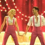 Selma Blair Instagram - Thanks to @disneyplus for making my joyful Muppet dream come true and to all of you who keep voting to allow us to keep living this dream. Love you @sashafarber1 and everyone at @dancingwiththestars .💖