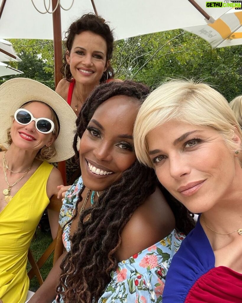 Selma Blair Instagram - What a lovely afternoon with @nyakio and friends celebrating @thirteenlune and the launch of @relevant.skin 🤍 #13lxTheHamptons