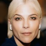 Selma Blair Instagram - Nobody dared to disrupt more than one of the great leaders of disability rights, the late Judith Heumann. She said, “We are the leaders of inclusiveness and community, of love, equity and justice.” It is my great honor to be a part of a community of women who are disrupting thoughts and systems every day, furthering the work of Judy and doing our best to honor and expand her legacy. @theheumannperspective @disability_visibility @maria_town @kr_liu @keely_cat_wells @thesineadburke @andraealavant Thank you @GlamourMag for a beautiful evening, and for the honor of being a member of the class of 2023 #WomenoftheYear 💛 Photos @ArtTavee Dress @ImIsaacMizrahi Stylist @KateYoung Hair @JacobRozenberg Makeup @LisaHoughton Nails @AkiNailsNYC Image Descriptions: 1) Selma a white woman with short blonde hair wears a navy floral dress and cardigan and uses a black cane. She is standing and facing the camera next to her dog Scout. 2) the back of Selma’s navy cardigan which displays the names Alice, Maria, Judy, KR, Keely, Sinead, Andraéa. 3) a black and white photo of Selma standing on her balcony, showing the back of her look 4) Selma is sitting and smiling at camera while fastening the buckle on her shoe. 5) Selma is sitting and fastening the buckle on her shoe. 6) a black and white photo of Selma looking in the bathroom mirror as she gets her hair done. 7) a portrait of Selma looking at camera. 8) Selma walking out of the bathroom as she looks back in the mirror. 9) white tile with black text reads, “I have come to think of disability as this supremely great and wise olive tree whose branches extend to find the light in each other, offering peace and hope and healing. Disability crosses all divides. It is my great honor to be a part of a community of women who are disrupting thoughts and systems every day, furthering the work of Judy Heumann and doing our best to honor and expand her legacy.” excerpts from my speech for Glamour Magazine Women of the Year.
