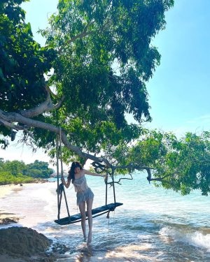 Seohyun Instagram - perfect weather🌊