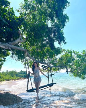 Seohyun Instagram - perfect weather🌊