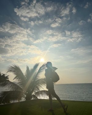 Seohyun Instagram - perfect weather🌊