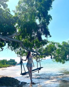 Seohyun Instagram - perfect weather🌊