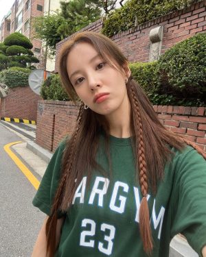 Seohyun Instagram - 🥎🏸💚