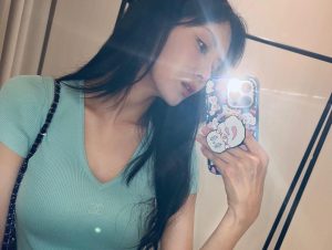 Seohyun Instagram - 무슨 말이 더 필요해 너희가 최고야 샤이니야👍 OOTD : 누가봐도 샤이니 콘서트가는사람👕🦋💎🐬🎽