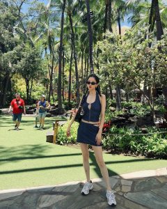 Seohyun Instagram - 🕶️💋✨