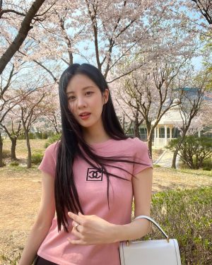 Seohyun Instagram - 몽땅 망하기 전🌸