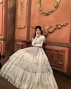 Seohyun Instagram - #도적 드디어 공개됐습니다💃🏻 see you on Netflix #songofthebandits