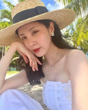 Seohyun Instagram - sweet weekend👒