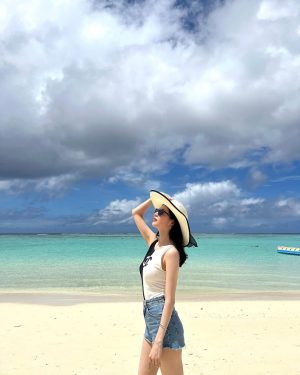 Seohyun Instagram - 🌊☀️☁️