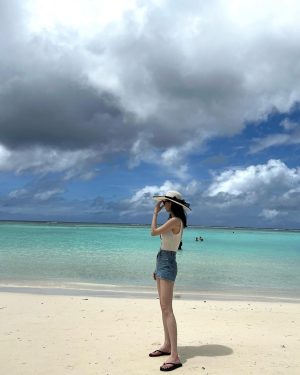 Seohyun Instagram - 🌊☀️☁️